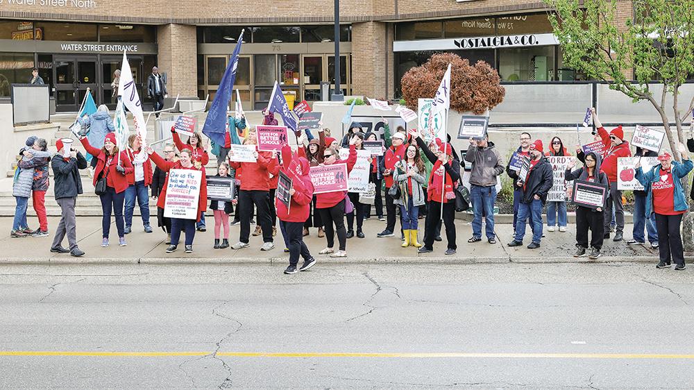 ETFO Members posing outside on the Day of Action